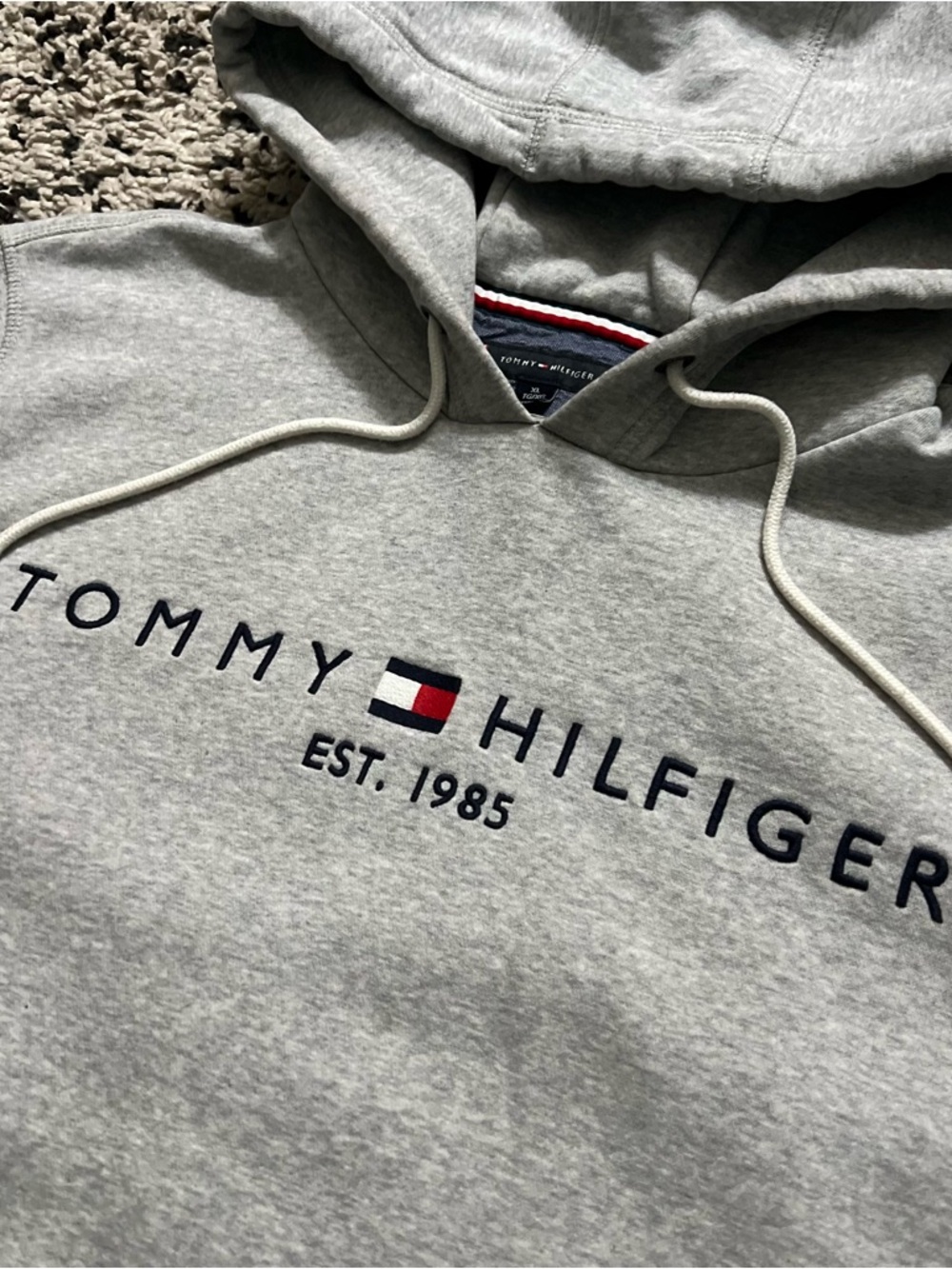 Tommy Hilfiger Hoodie Grey Pullover Spellout Logo Men’s Size XL - Picture 6 of 15